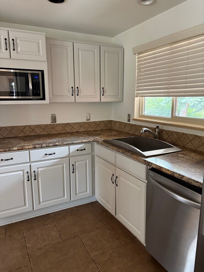Building Photo - 3071 S Hobart Way