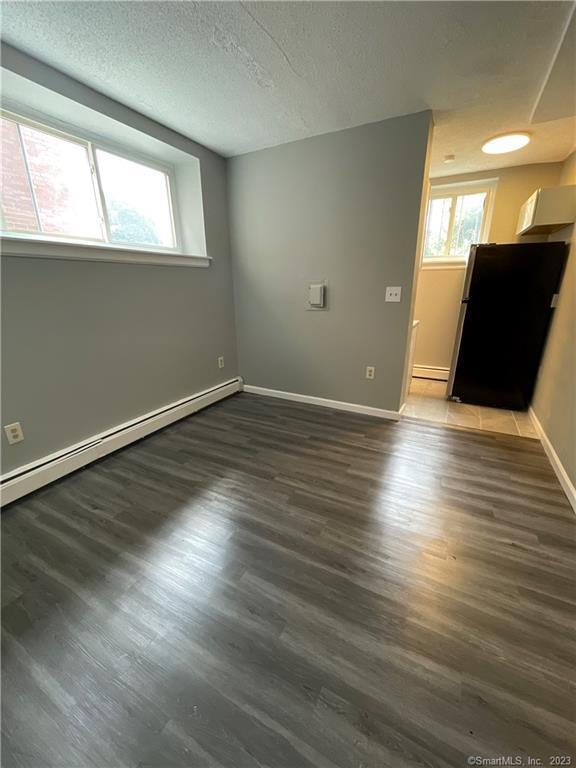 32 Huntington St Unit 1C, Hartford, CT 06105 Room for Rent in