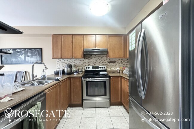 Photo du bâtiment - Newly Renovated 3-Bedroom, 2.5-Bath Home i...