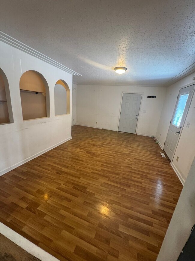 Foto del edificio - Beautiful 4 bedroom, 2 bathroom House