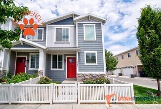 Building Photo - 1087 Emerald Pools Ln