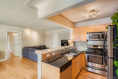 Sala de estar - 636 N Washington St