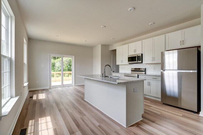 Foto del edificio - 301 Northfield Hts Ln