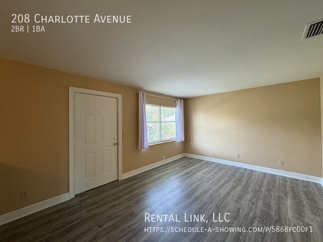 Building Photo - Charming 2 Bed, 1 Bath Duplex in Fort Myer...