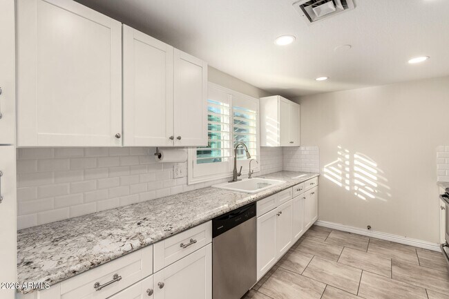 Foto del edificio - 2003 N Los Arboles Ct