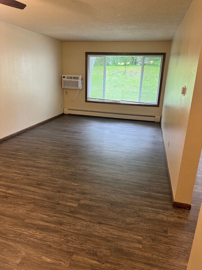 Foto del edificio - One Bedroom
