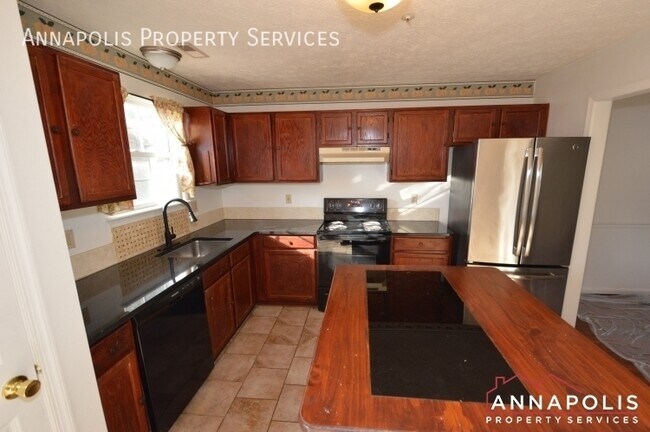 Building Photo - 2110 colonel way