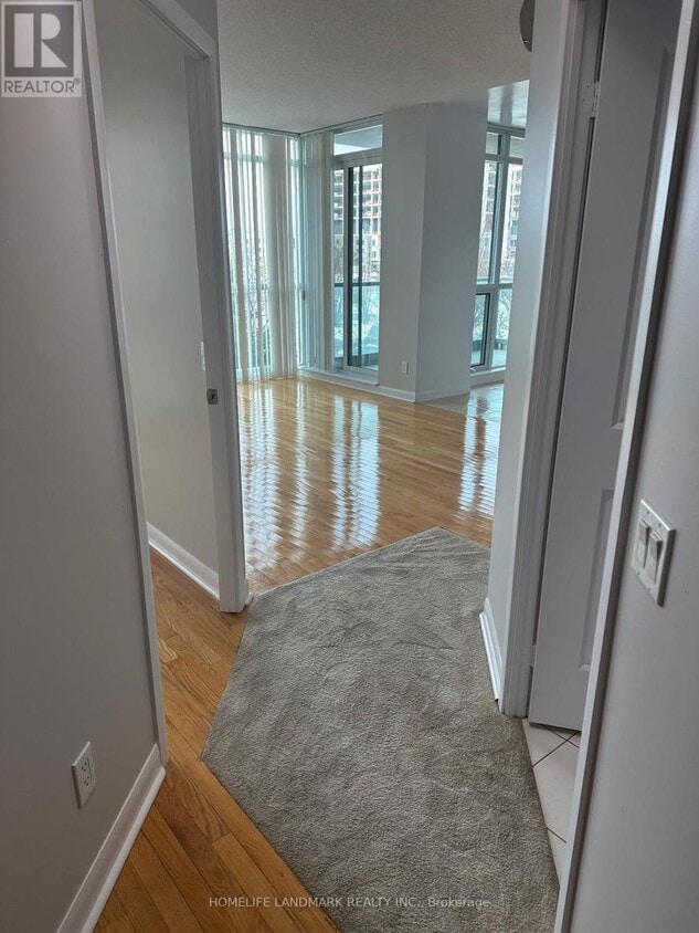 Building Photo - 235 Sherway Gardens Rd