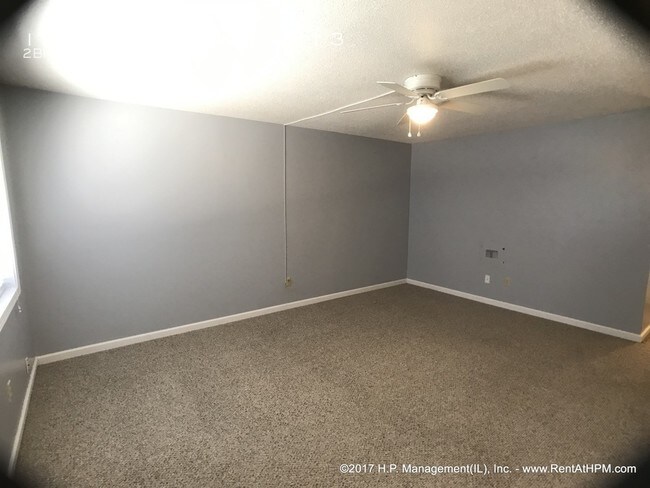 Building Photo - 1144 University Dr