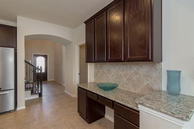 Foto del edificio - 5205 Datewood Ln