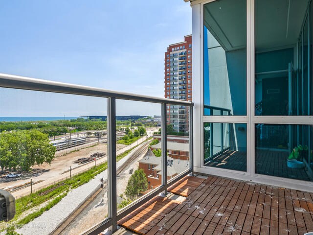 Foto principal - 1629 S Prairie Ave