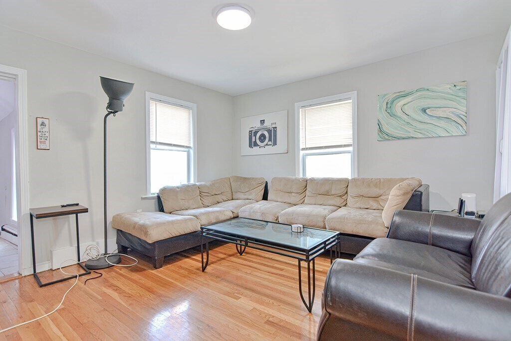 Foto principal - 256 W Sixth St