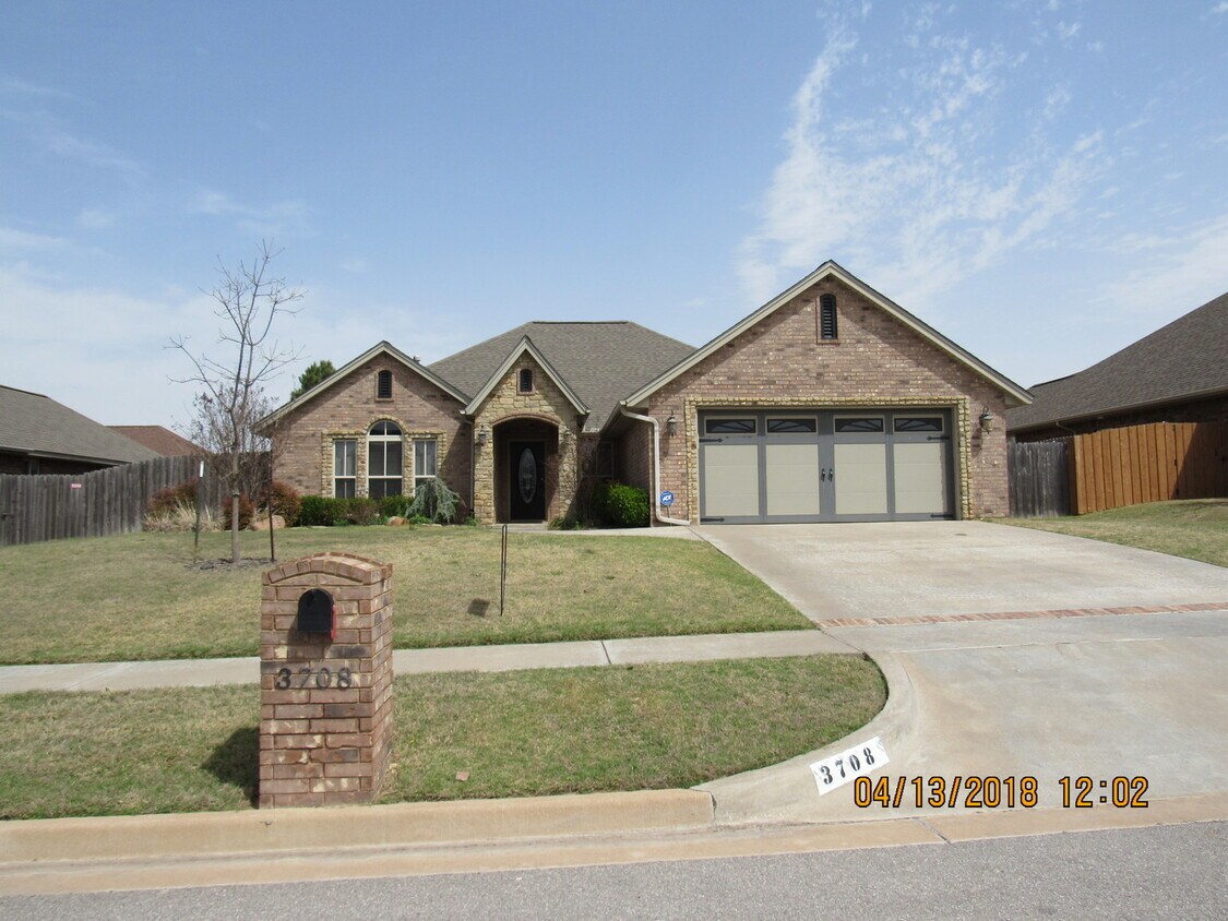 Foto principal - Fantastic home located in Eastlake