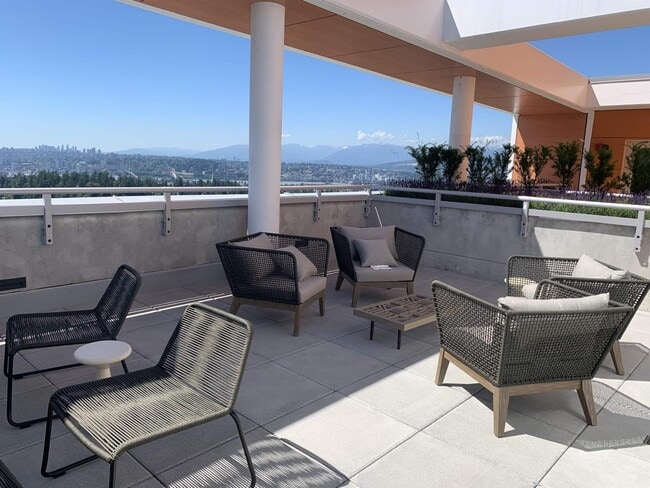 Building Photo - 12837-13104 88 Ave