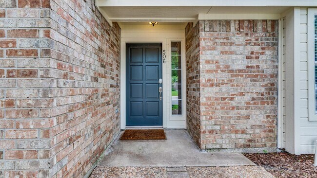 Foto del edificio - 506 Glenn Ln