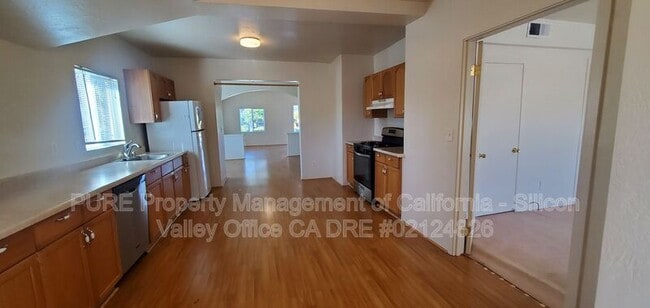 Foto del edificio - 304 Stanford Ave
