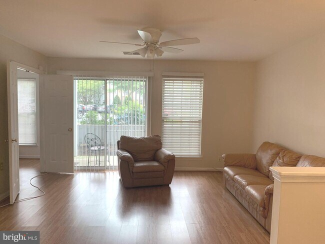 Building Photo - 4404 Silverbrook Ln