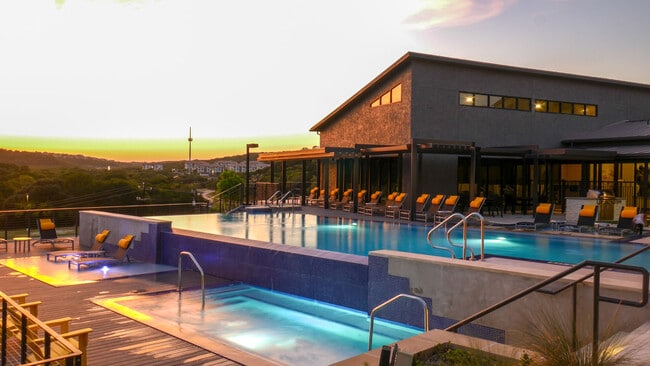 The View at Crown Ridge apartments — community photo - The View at Crown Ridge