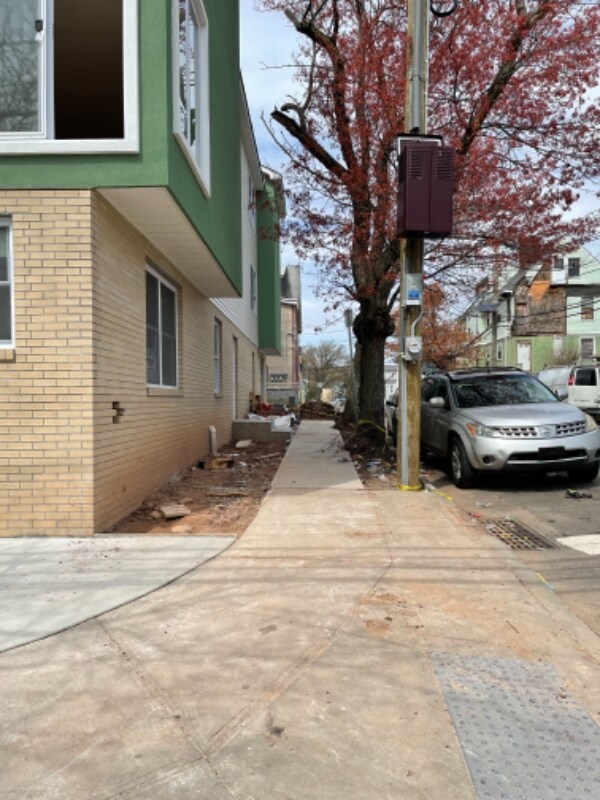 Building Photo - 19-21 N Munn Ave