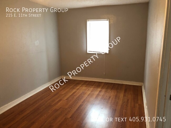 Building Photo - 4 bed 1 bath near the heart of downtown Sh...