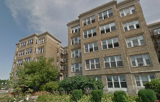 Building Photo - 1845 Commonwealth Ave