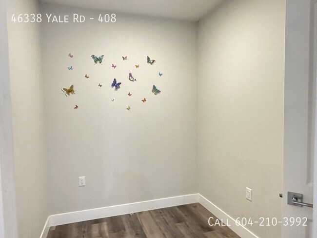 Photo du bâtiment - 4th Floor Mountain View- 3 Months of Utilities Included!