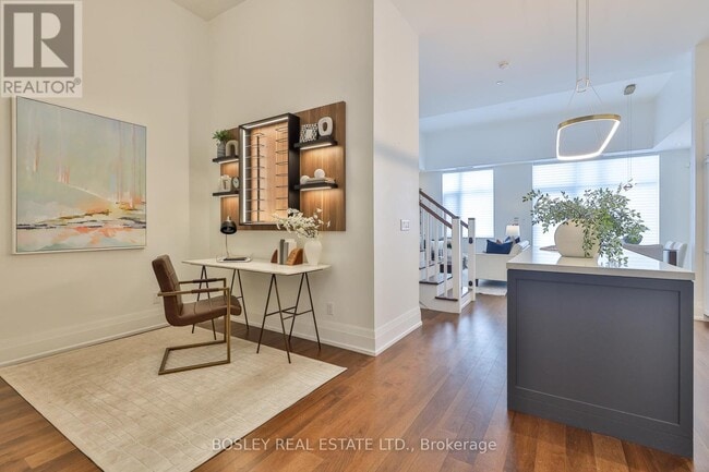 Building Photo - 25 Malcolm Rd