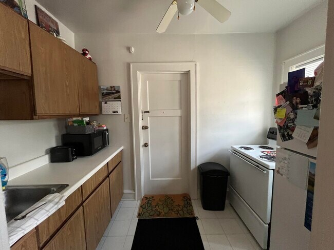 Foto del edificio - 4625 S Lake Dr