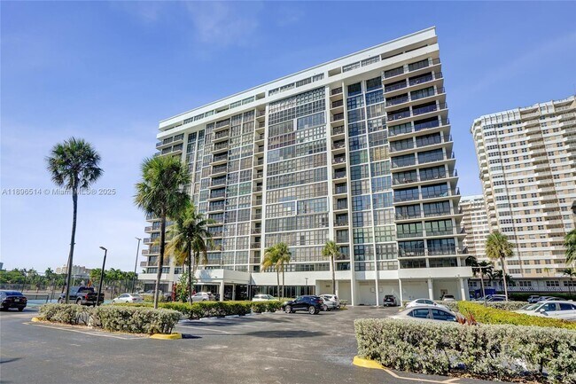 Building Photo - 2017 S Ocean Dr