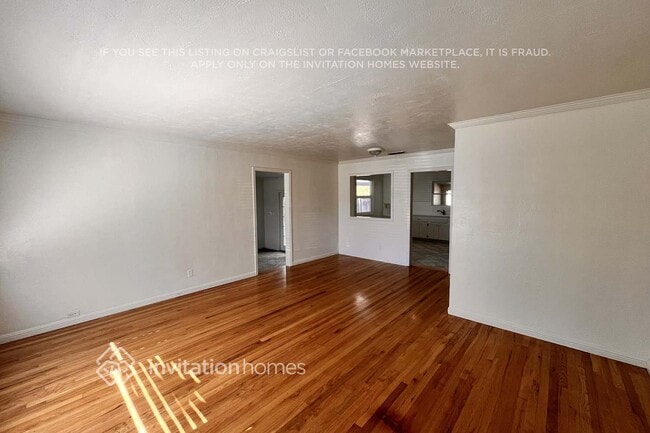 Building Photo - 909 Cottage Dr