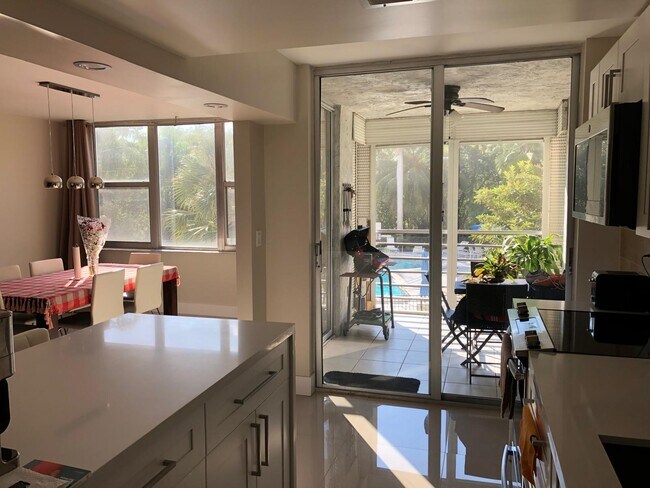 Foto del edificio - 17890 W Dixie Hwy