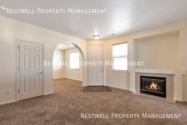 Foto del edificio - 6735 Mahogany Pl