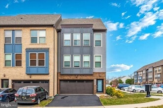 Building Photo - 45366 Daveno Square