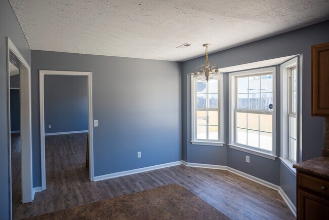 rincón de desayuno - 1905 Elsie Cir NE