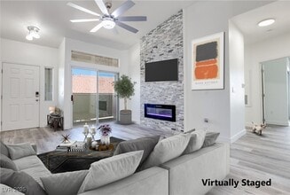 Building Photo - 2305 W Horizon Ridge Pkwy