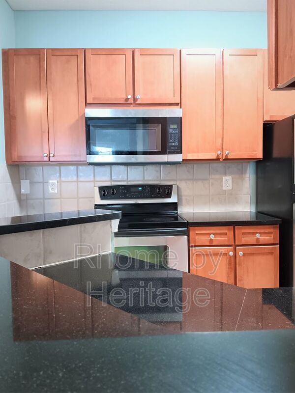 Building Photo - 1250 Parkwood Cir SE