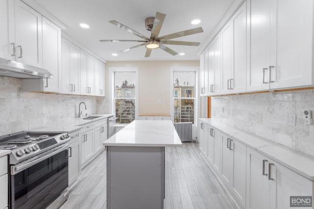 Foto principal - 2 bedroom in BROOKLYN NY 11221