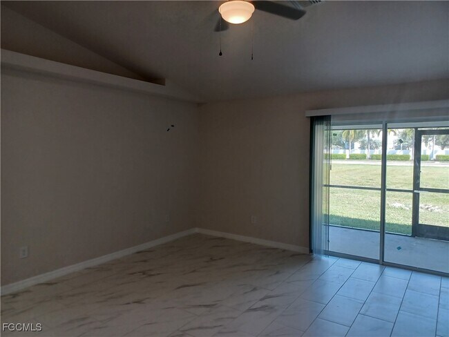 Building Photo - 1109 SE 5th Ct