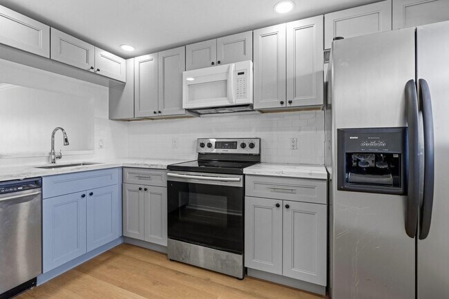 Foto del edificio - 6075 N Sabal Palm Blvd