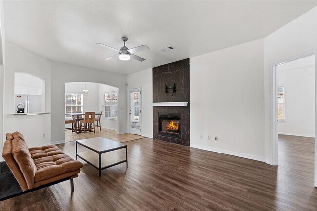 Foto del edificio - 421 Kate Dr