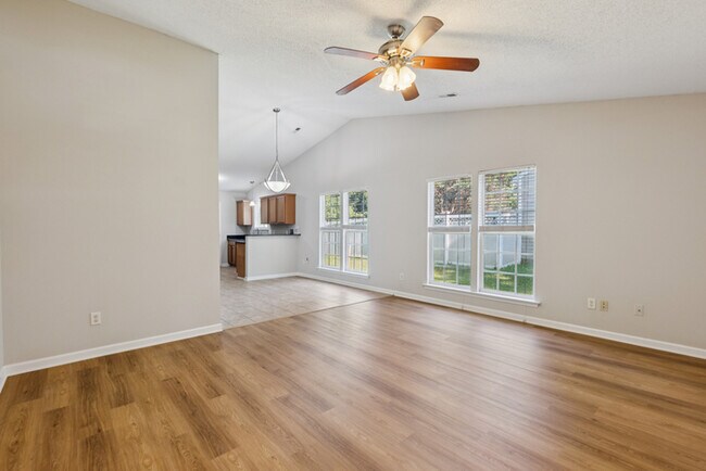 Building Photo - Beautiful ranch style home 3bed 2 bath with easy access to I-485