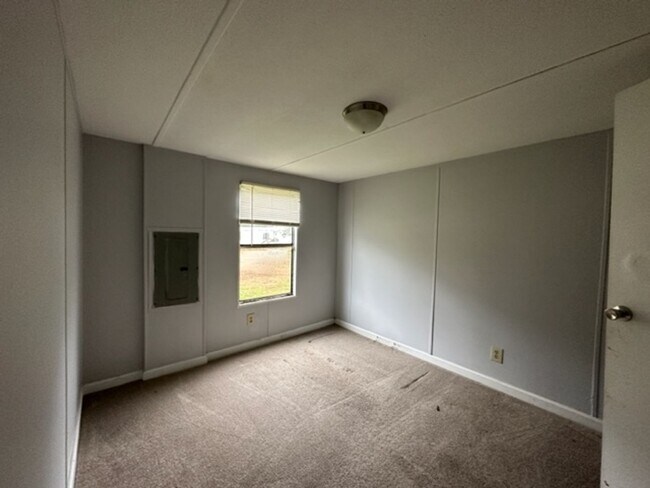 Building Photo - Lease To Own Unit in The Lori Ln Mobile Ho...