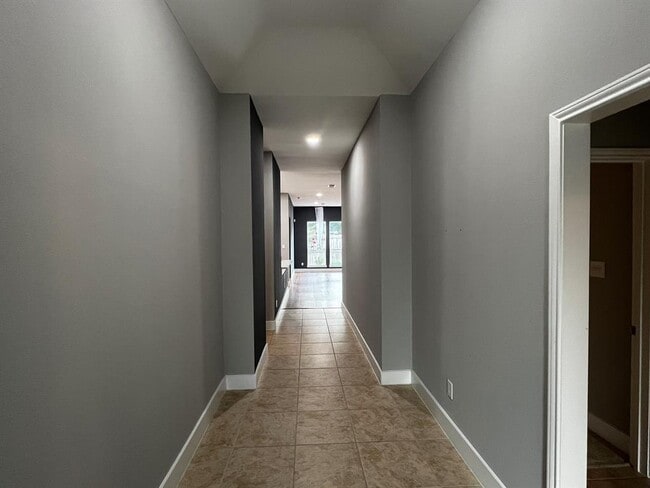 Building Photo - 14715 Briceland Springs Dr