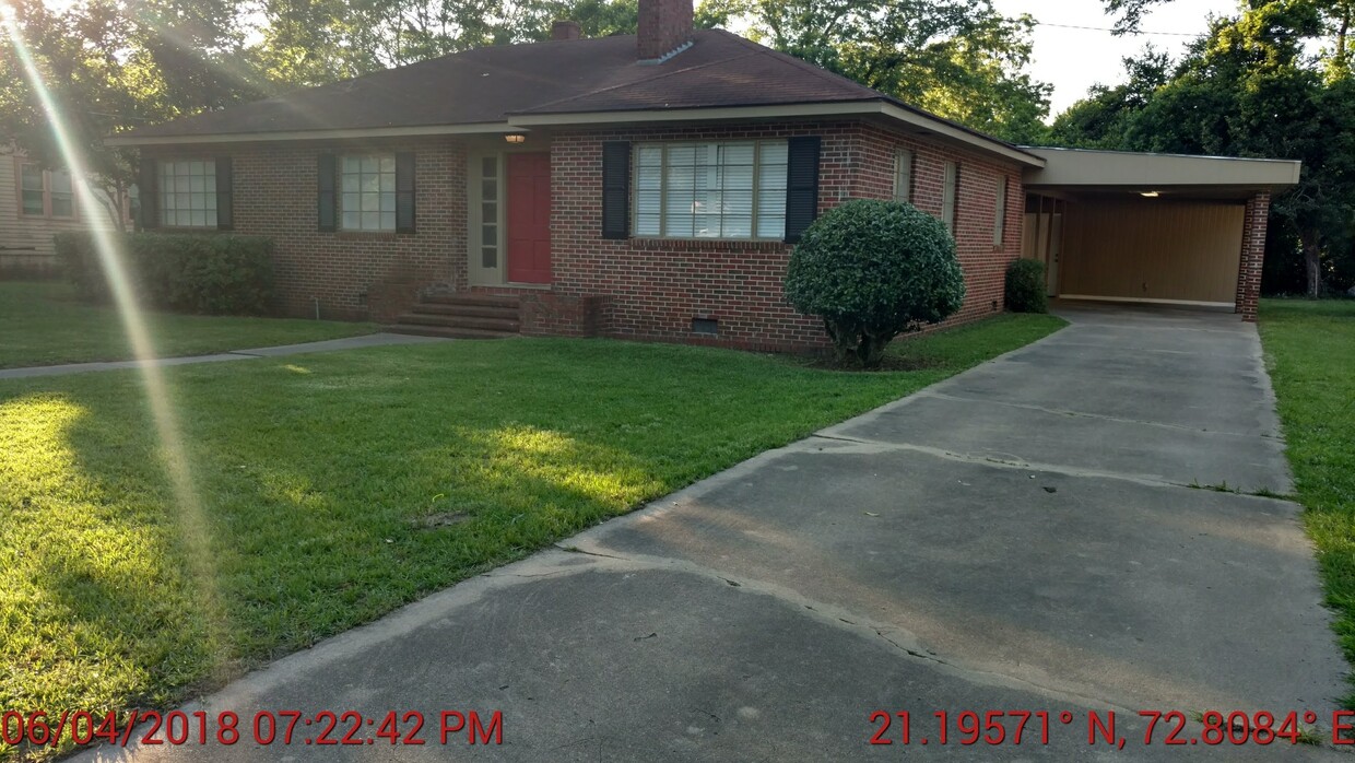 house front - 159 E Lincoln Ave