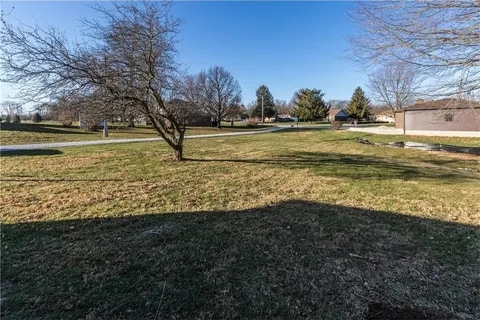 Foto del edificio - 211 Hillview Dr