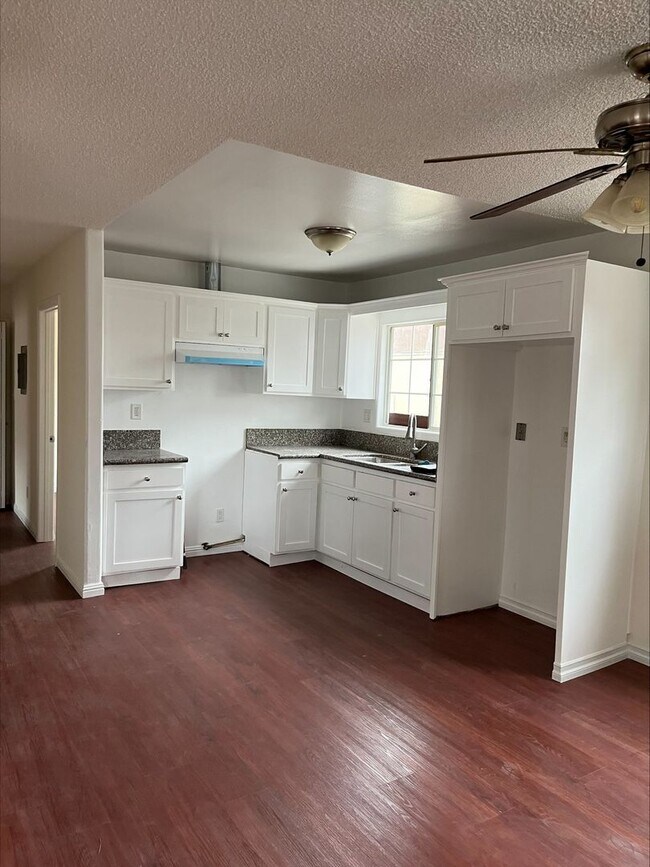 Foto del edificio - 1151-1153 E 88th Pl