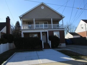 Building Photo - 15 Alice Ct