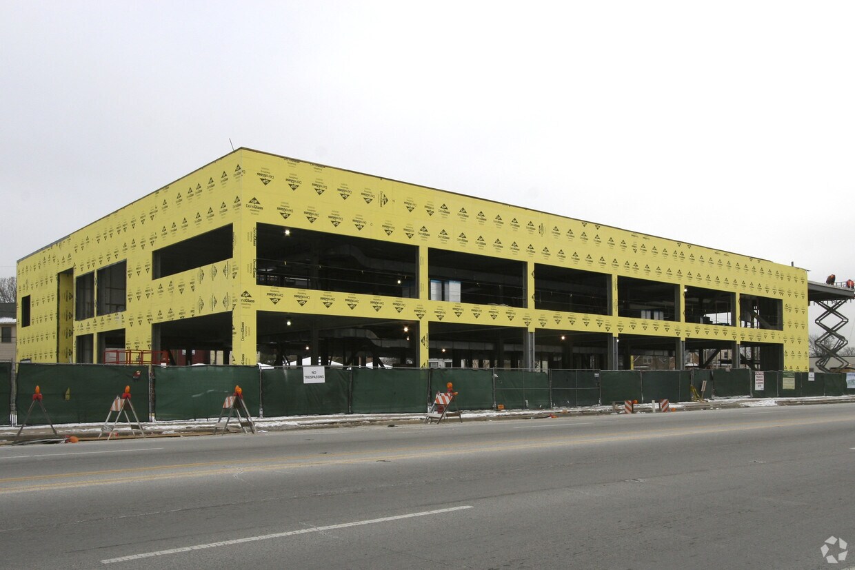 Foto principal - 7123 S South Chicago Ave