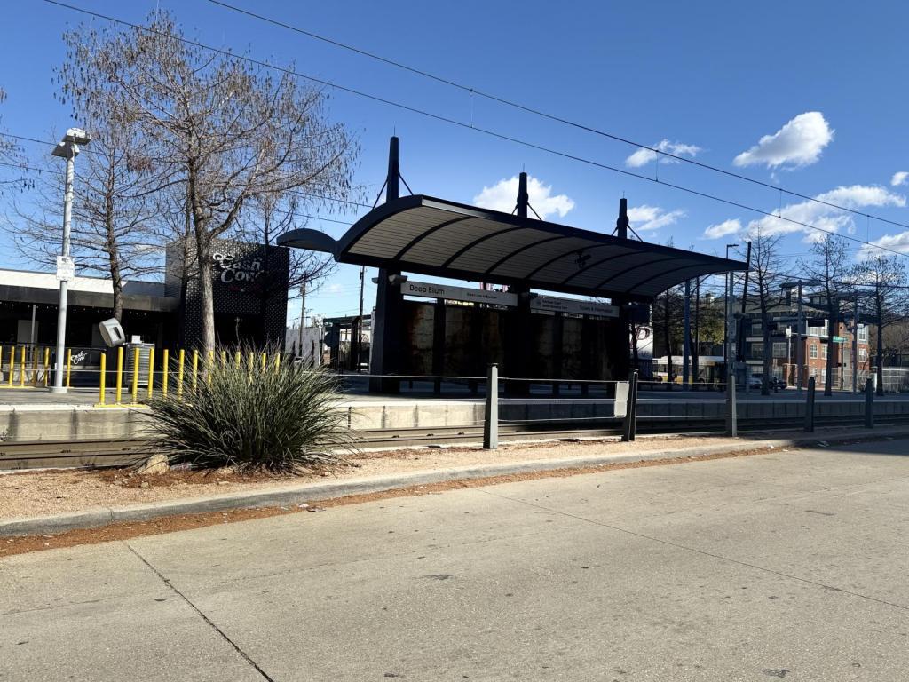 Building Photo - 2502 Live Oak St