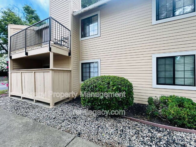Building Photo - 7445 Auburn Oaks Ct